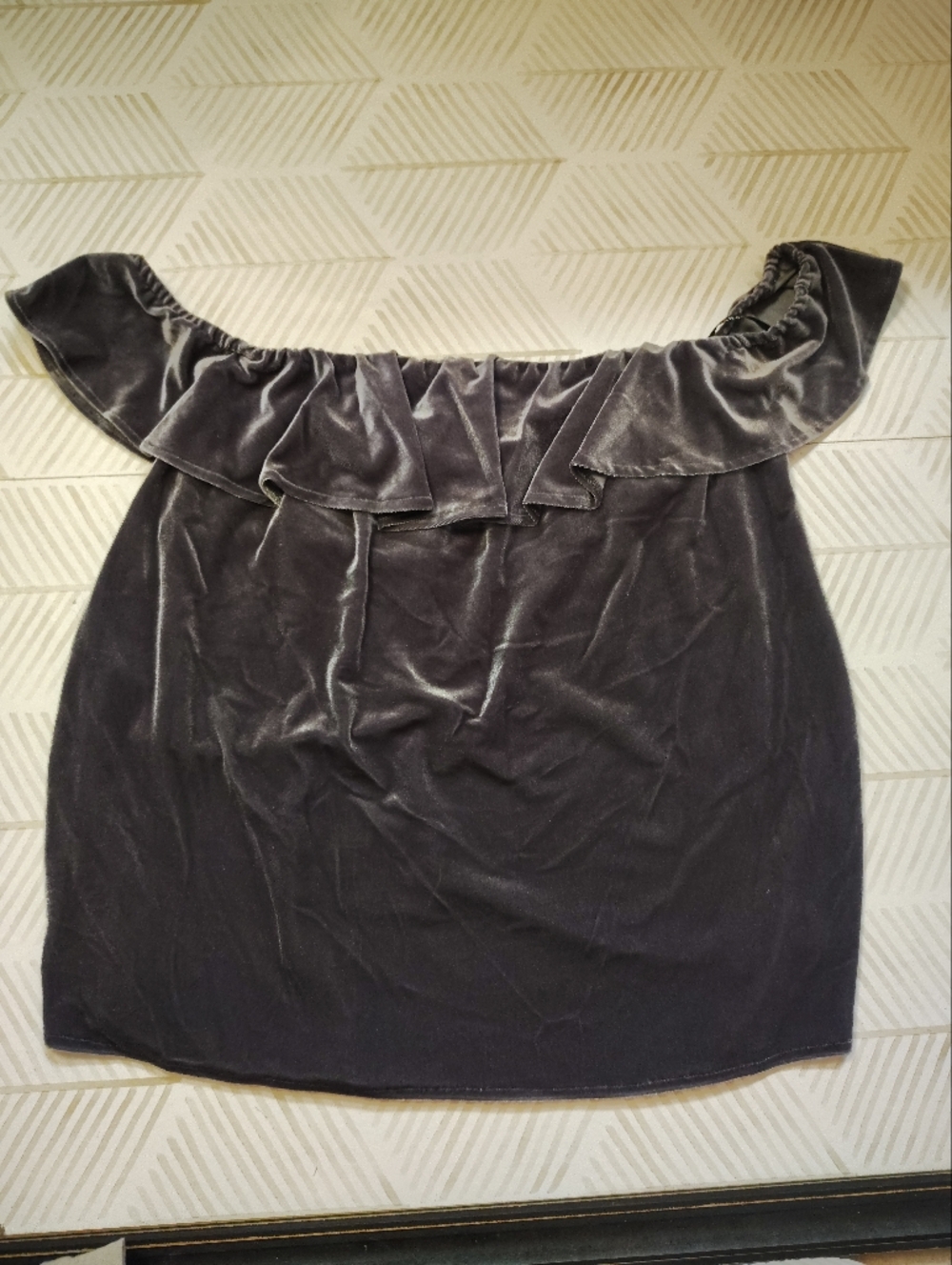 Amanda Uprichard Gray Velvet Off-the-Shoulder Ruffle Top‎ M